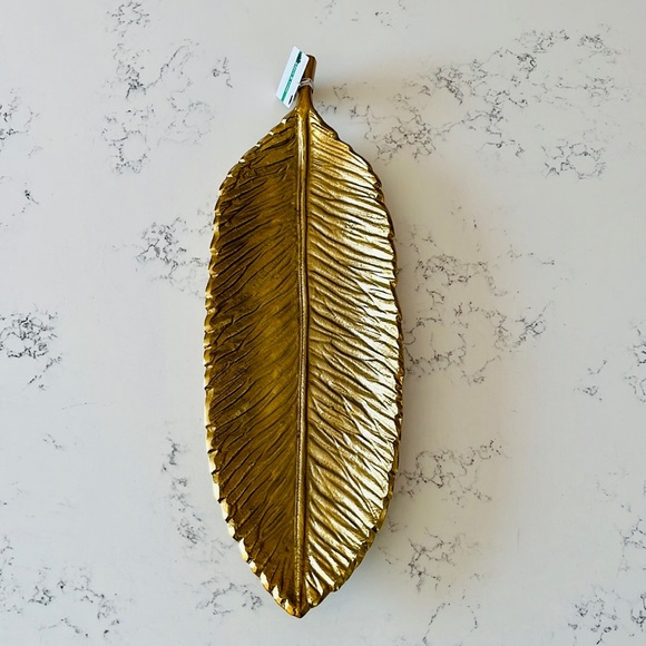 Place & Time Summer long Leaf Tray-Gold - Picture 3 of 14